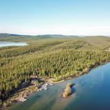 Die Frontier Lodge in abgelegener Lage am Ufer des Great Slave Lake